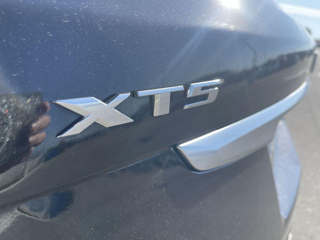 used 2022 Cadillac XT5 car, priced at $32,295