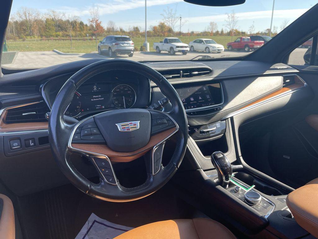 used 2022 Cadillac XT5 car, priced at $32,295