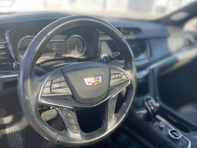 used 2022 Cadillac XT5 car, priced at $29,850