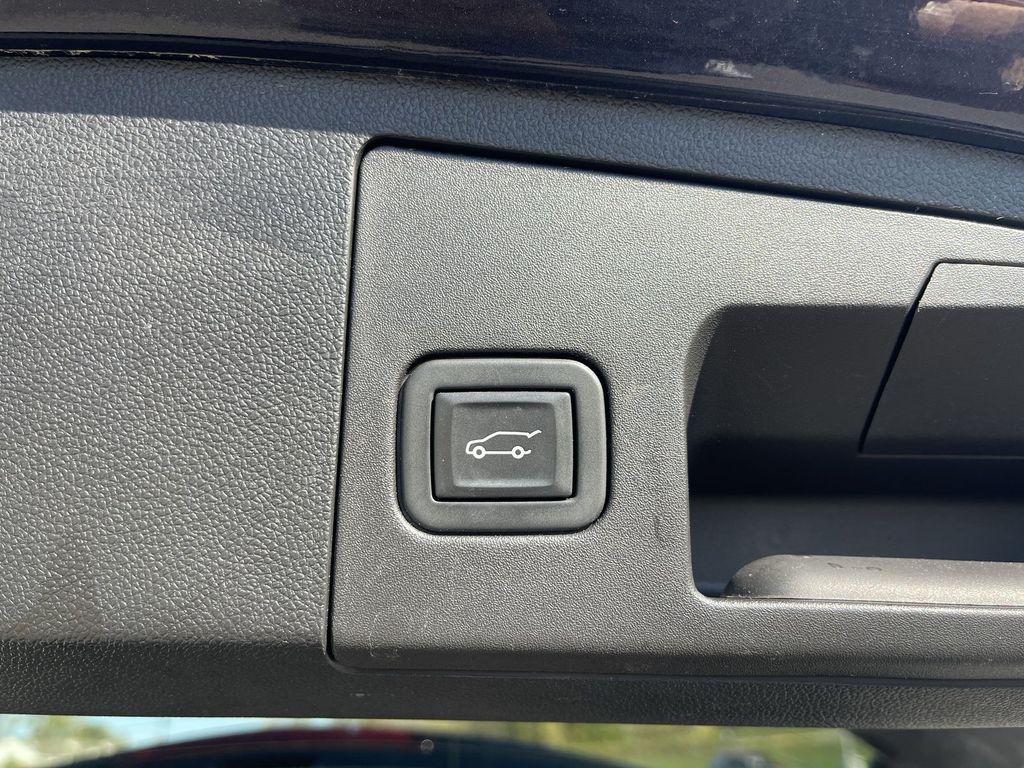 used 2023 Cadillac XT4 car, priced at $29,141