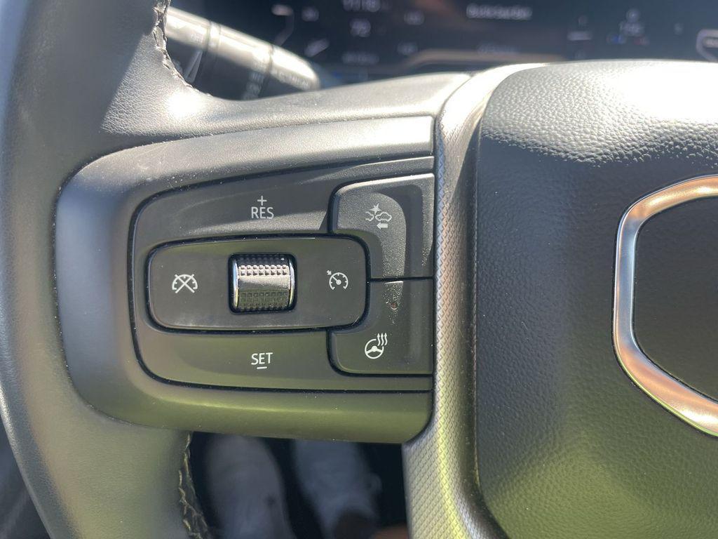 used 2024 GMC Yukon car, priced at $64,026