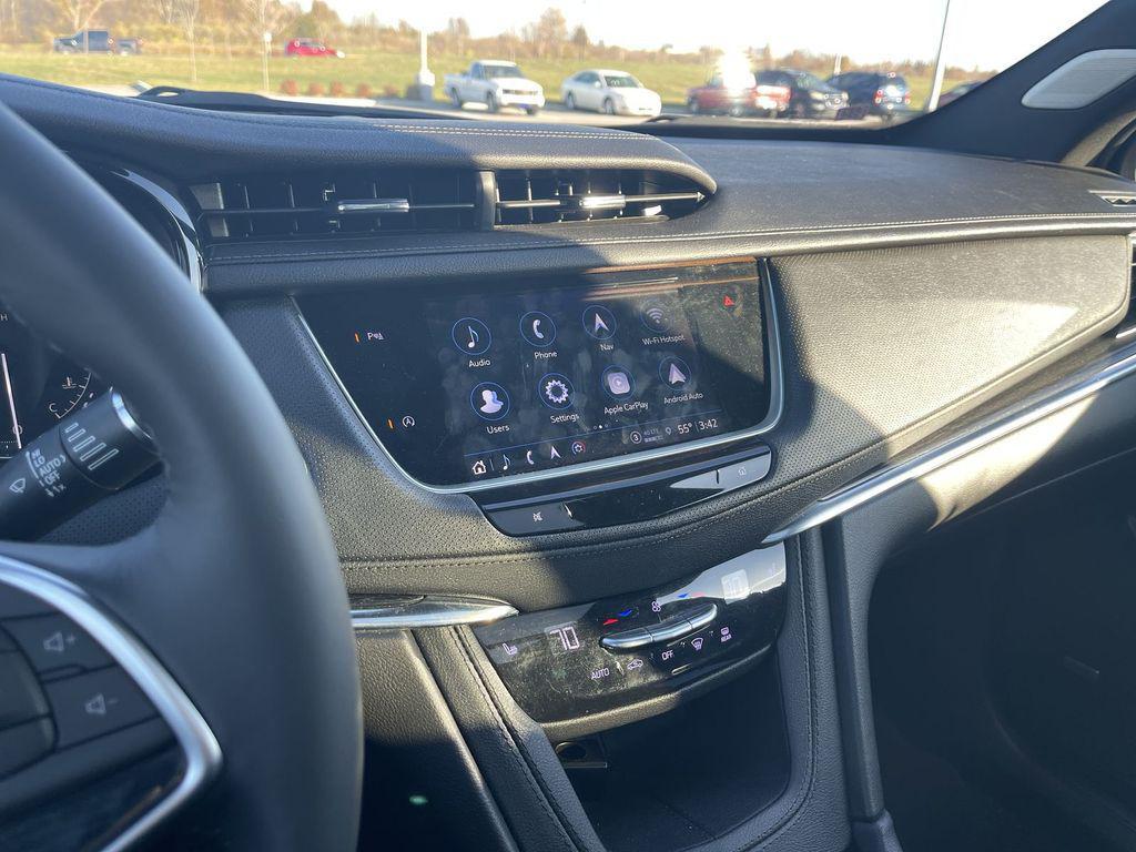 used 2022 Cadillac XT5 car, priced at $31,885