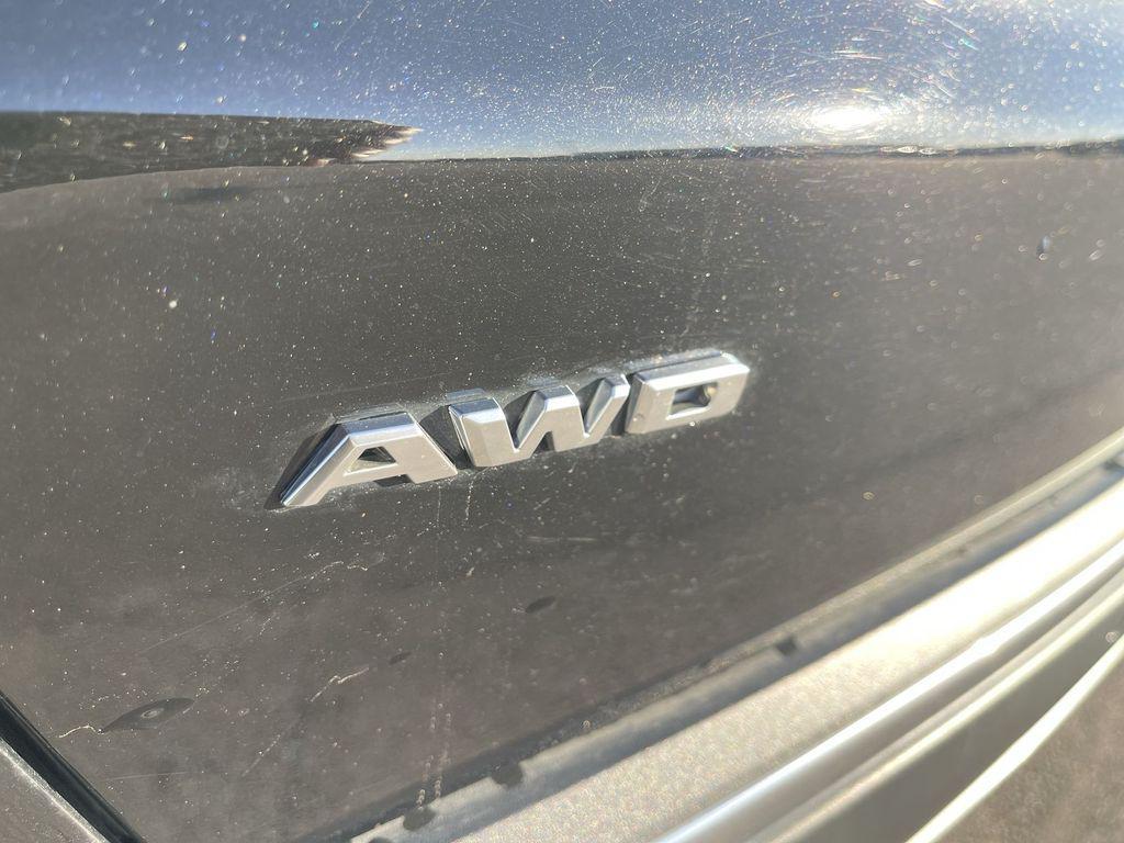 used 2022 Cadillac XT5 car, priced at $31,885