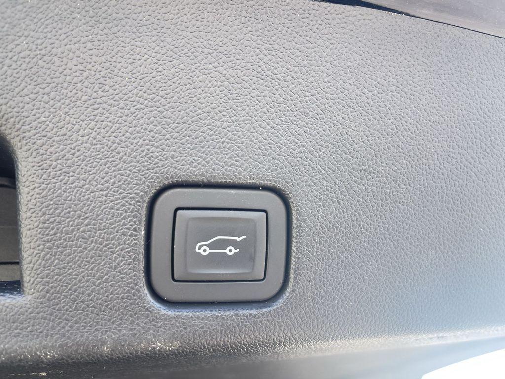 used 2025 Buick Enclave car, priced at $41,551