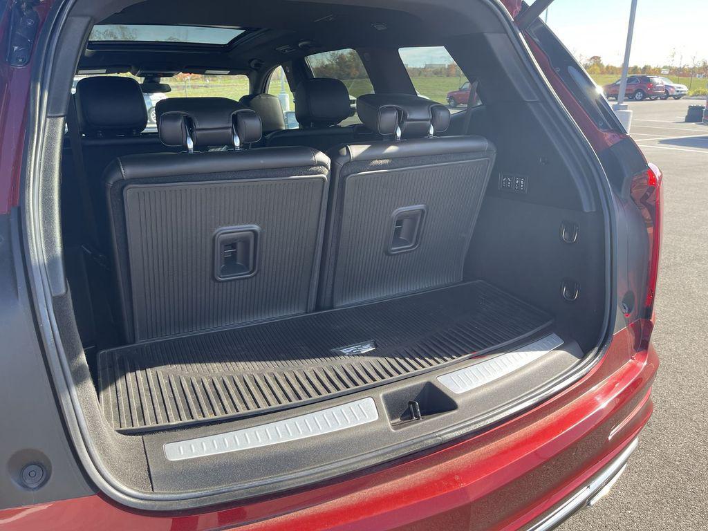 used 2023 Cadillac XT6 car, priced at $41,015