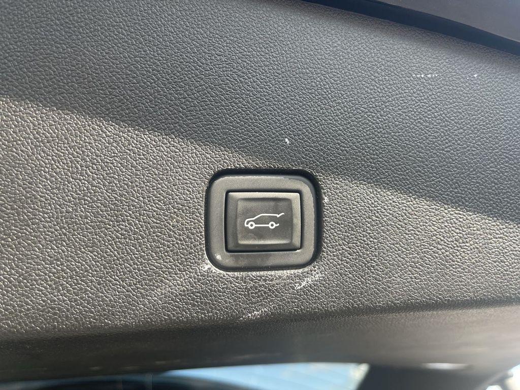 used 2023 Cadillac XT6 car, priced at $37,695