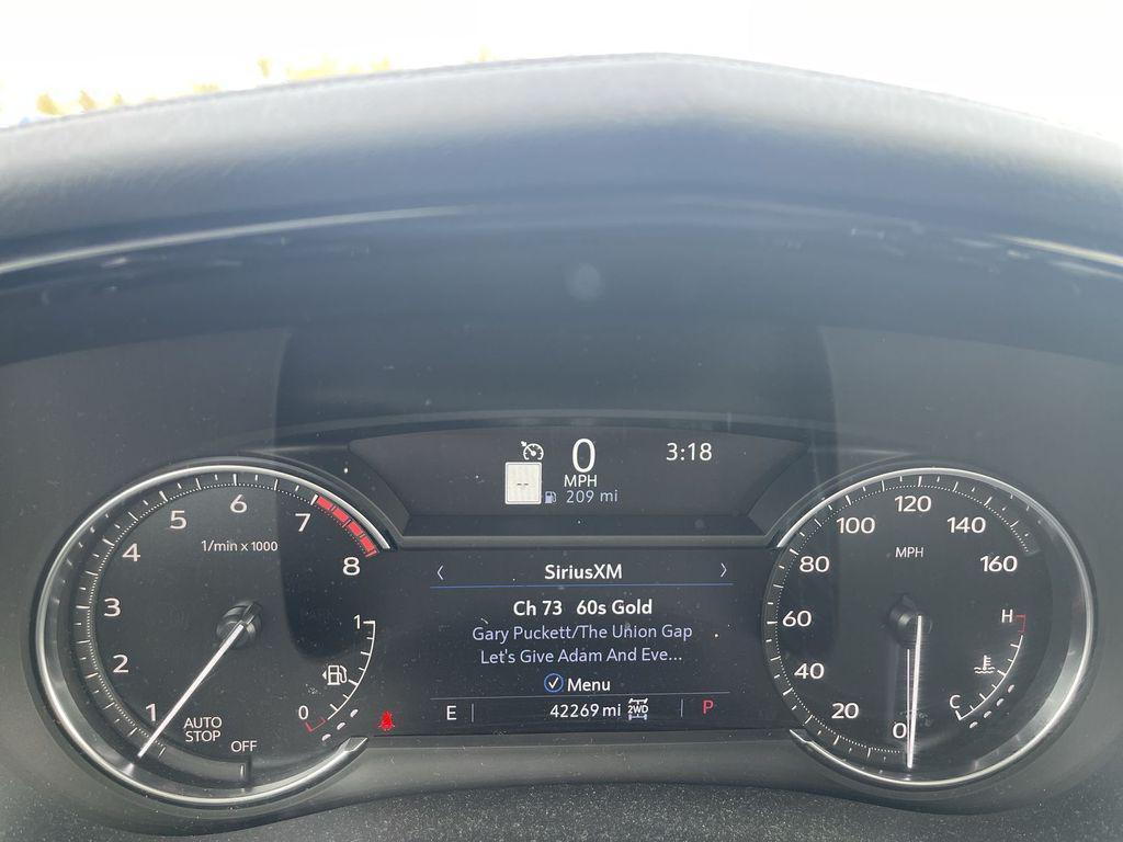 used 2023 Cadillac XT6 car, priced at $40,000