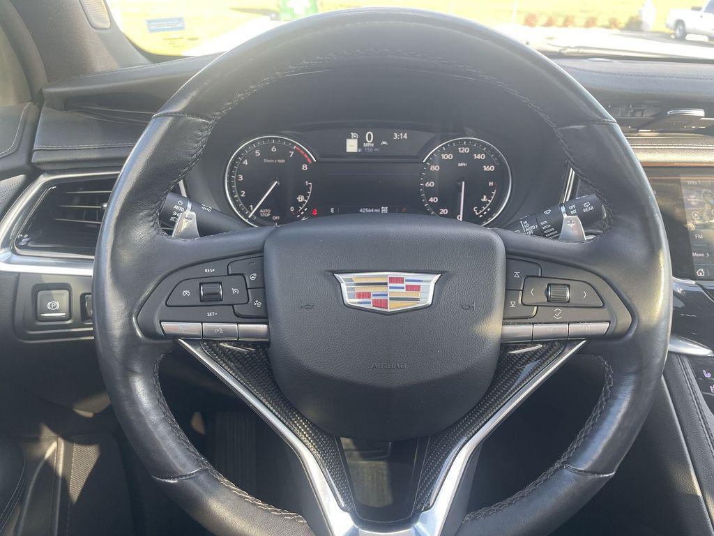 used 2023 Cadillac XT6 car, priced at $37,695