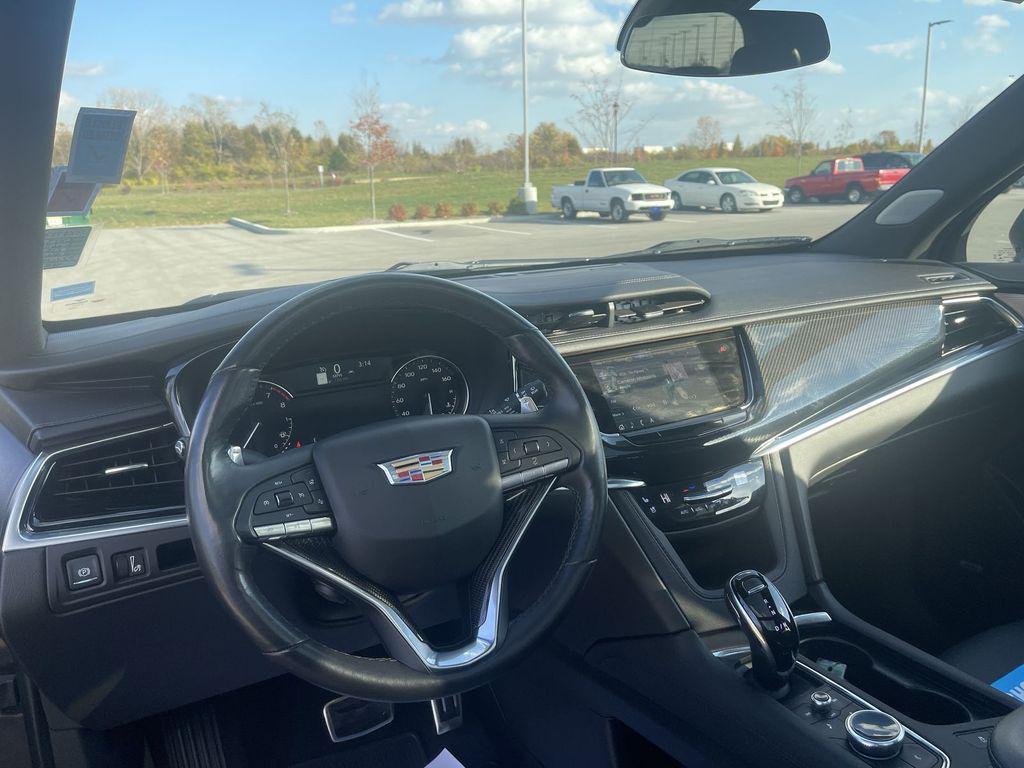 used 2023 Cadillac XT6 car, priced at $37,695
