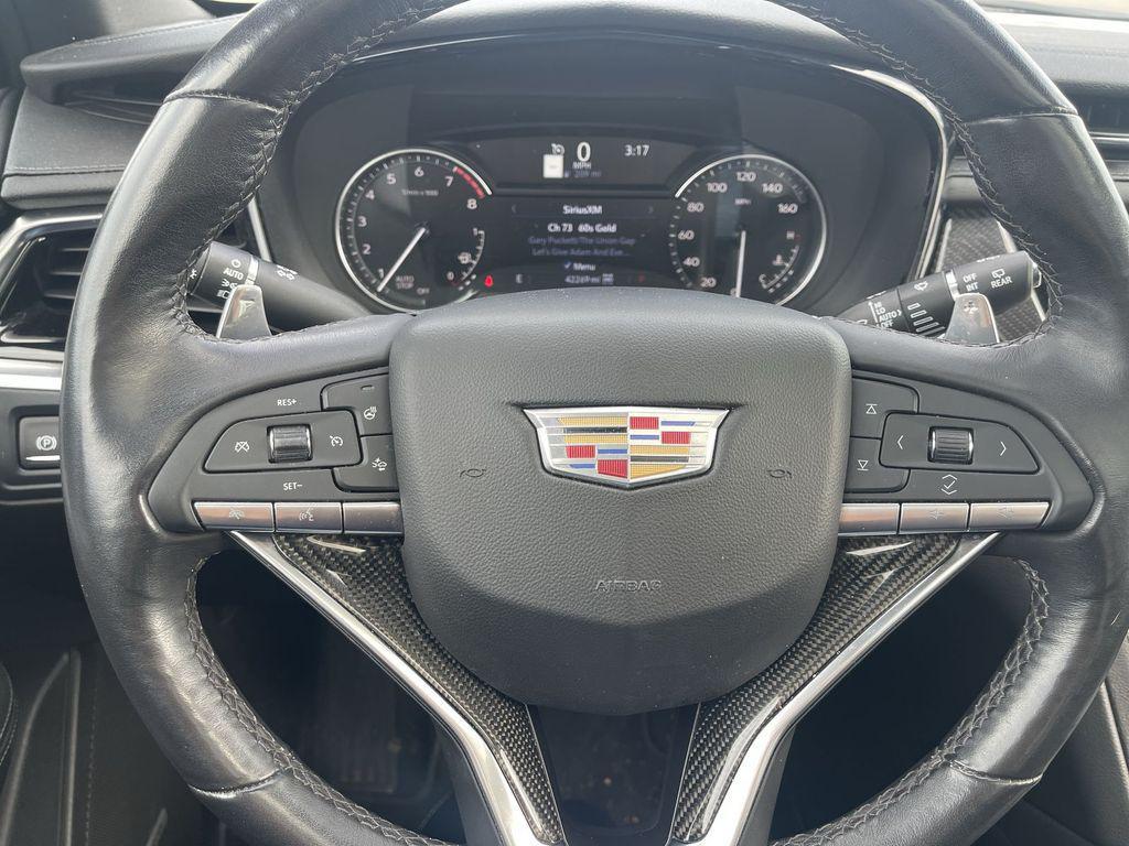 used 2023 Cadillac XT6 car, priced at $40,000
