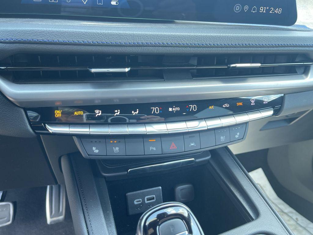 used 2024 Cadillac XT4 car, priced at $41,037