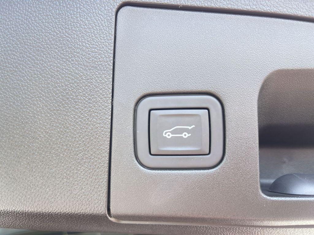 used 2024 Cadillac XT4 car, priced at $41,037