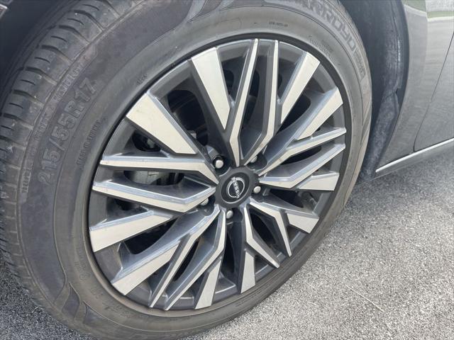 used 2023 Nissan Altima car, priced at $18,232