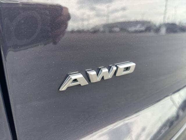 used 2024 Cadillac XT4 car, priced at $39,100