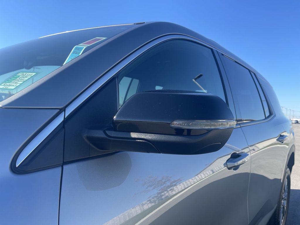 used 2025 Chevrolet Traverse car, priced at $35,189