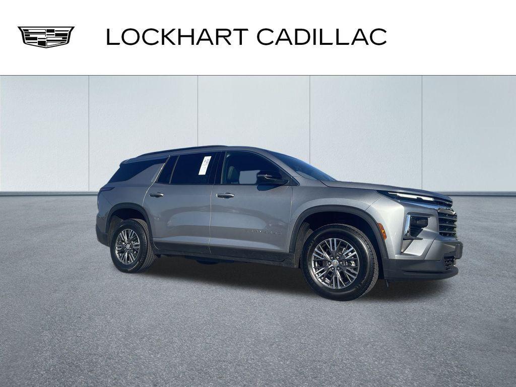 used 2025 Chevrolet Traverse car, priced at $35,189