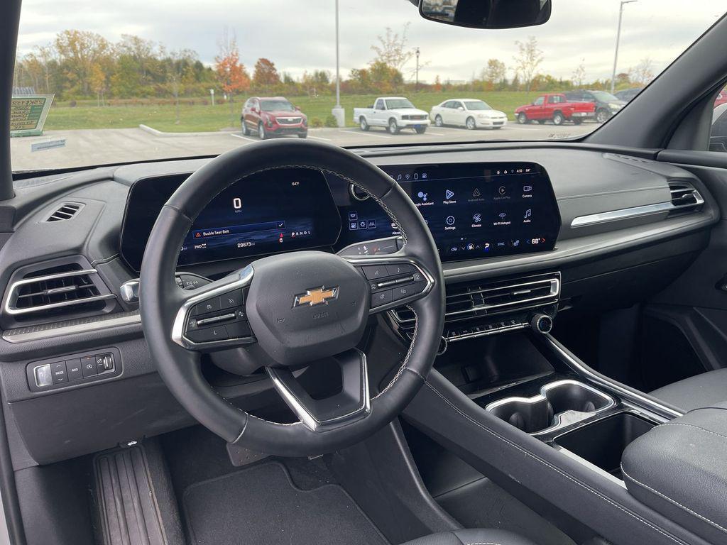 used 2025 Chevrolet Traverse car, priced at $35,189