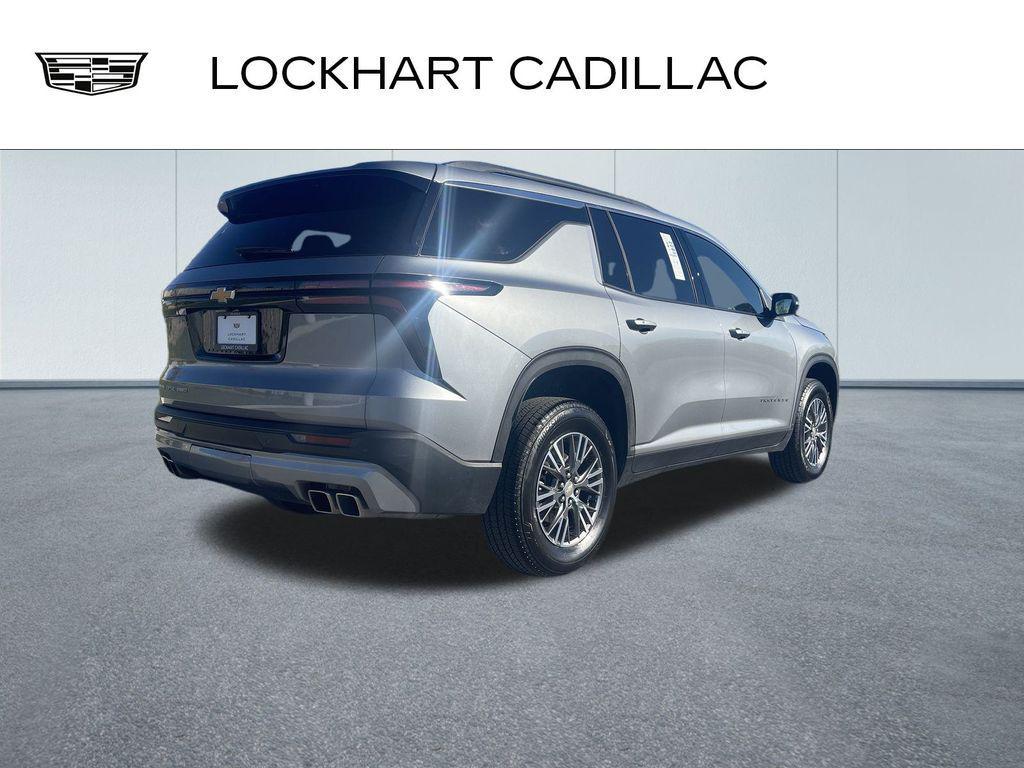 used 2025 Chevrolet Traverse car, priced at $35,189