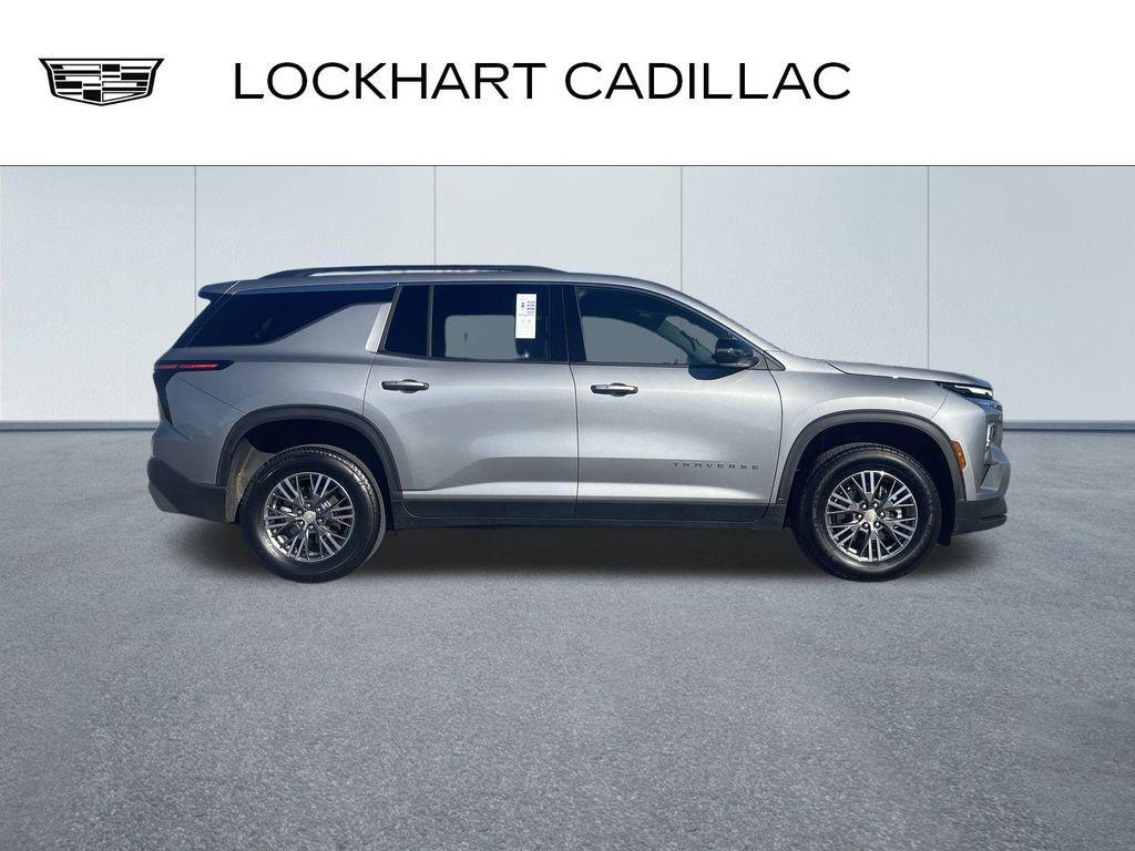 used 2025 Chevrolet Traverse car, priced at $35,189