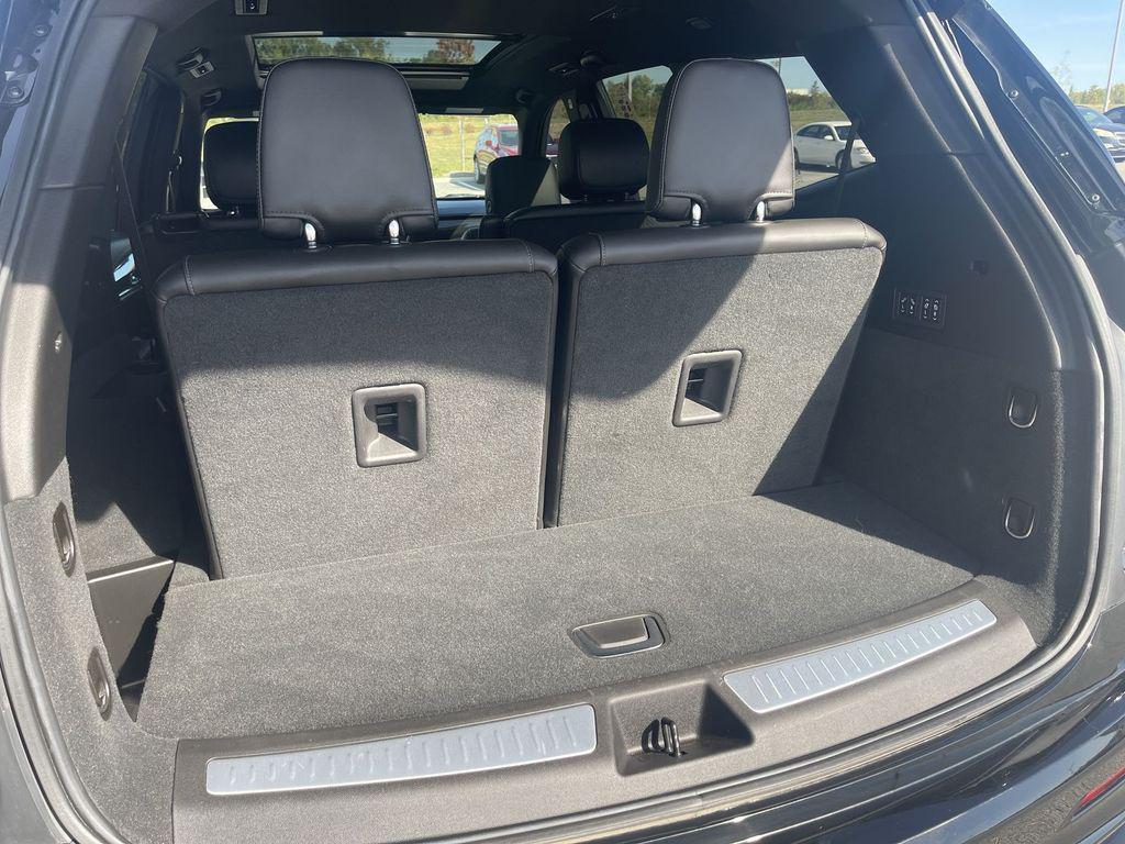 used 2023 Cadillac XT6 car, priced at $42,456