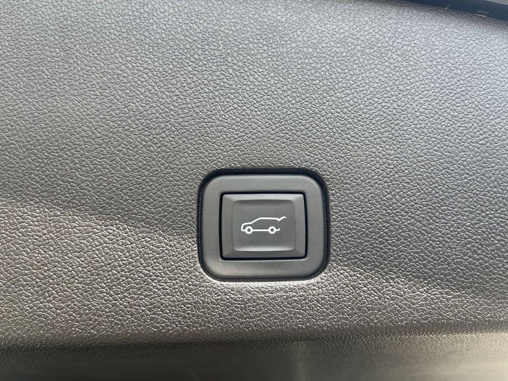 used 2023 Cadillac XT6 car, priced at $42,456