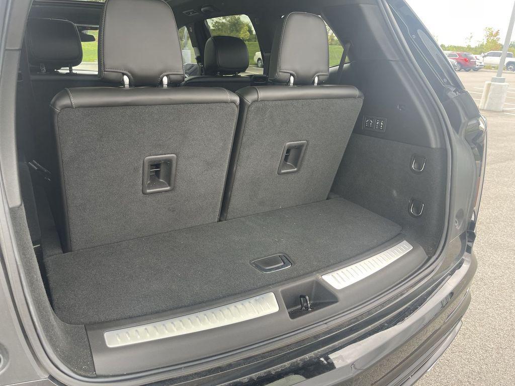used 2023 Cadillac XT6 car, priced at $42,456
