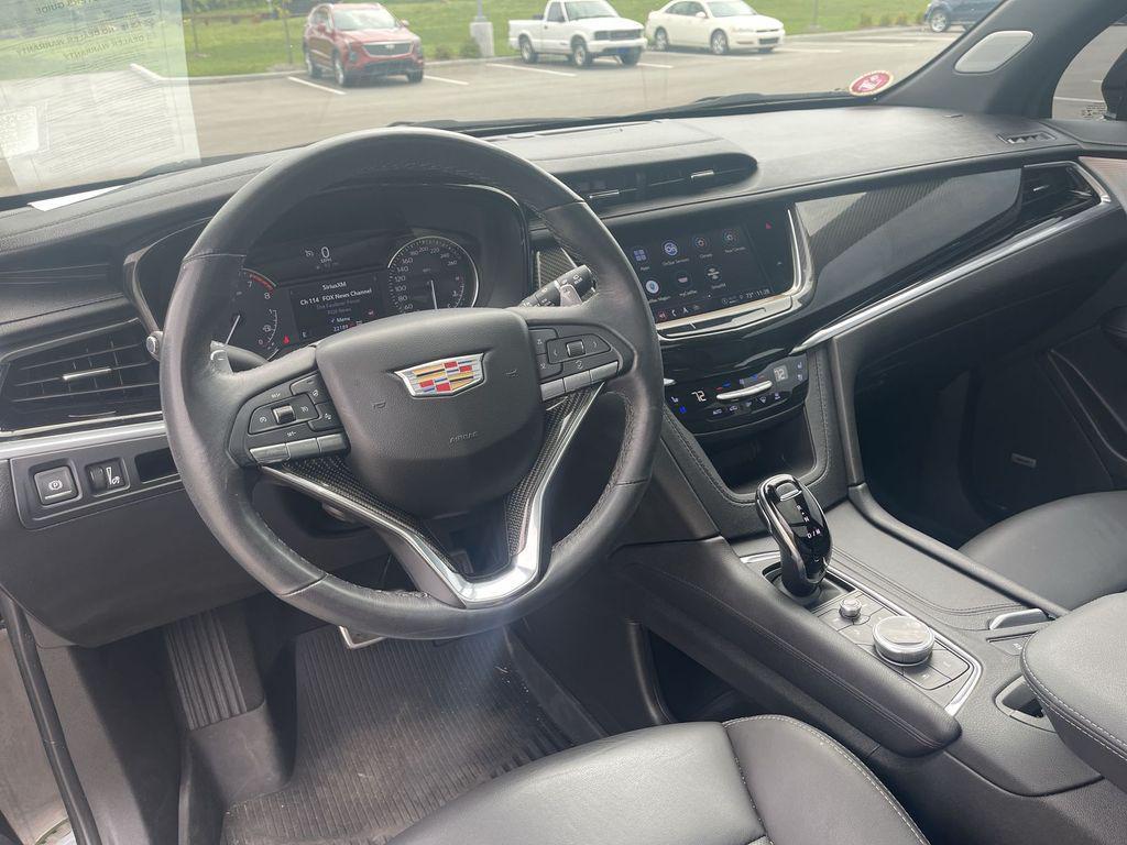 used 2023 Cadillac XT6 car, priced at $42,456