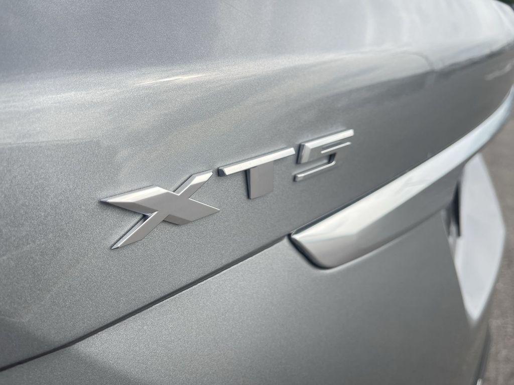 used 2024 Cadillac XT5 car, priced at $40,949