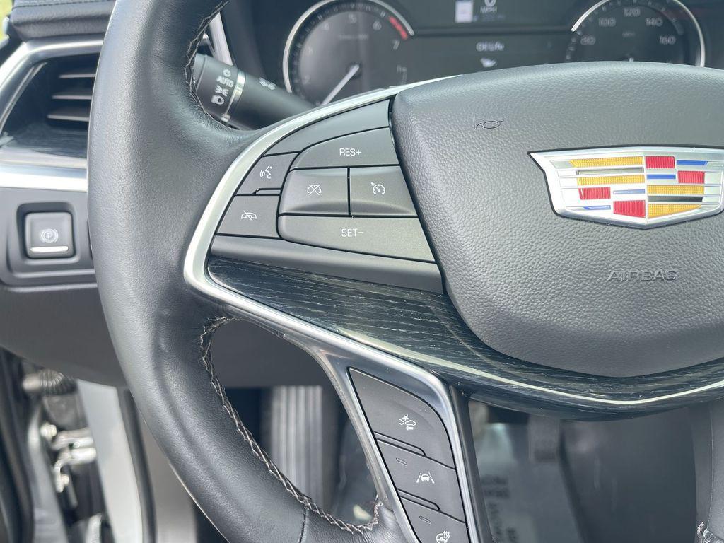 used 2024 Cadillac XT5 car, priced at $40,949