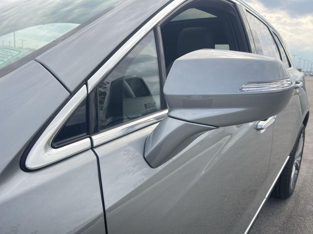 used 2024 Cadillac XT5 car, priced at $40,949