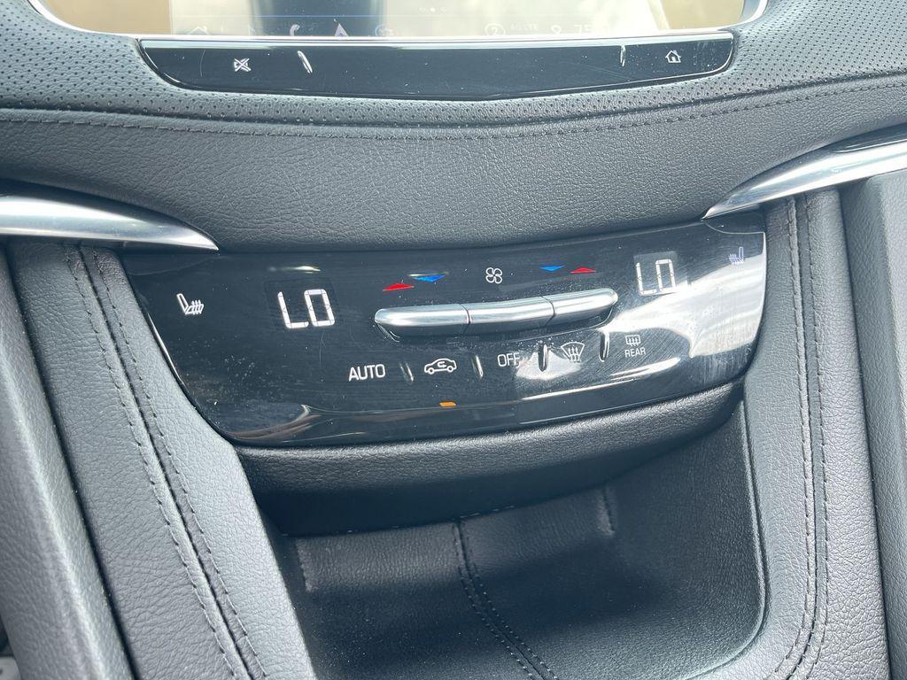 used 2024 Cadillac XT5 car, priced at $40,949
