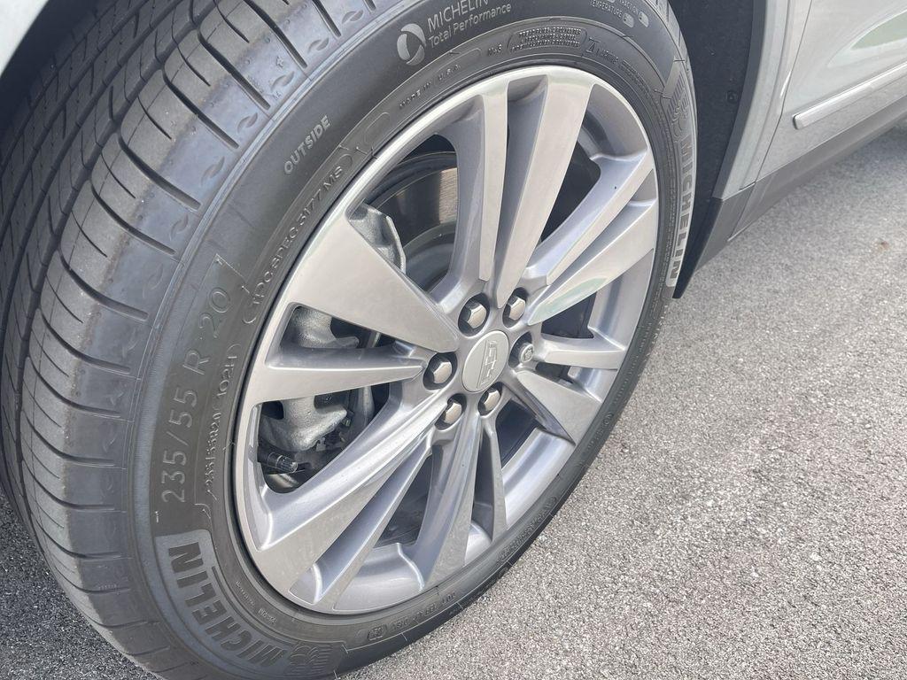 used 2024 Cadillac XT5 car, priced at $40,949