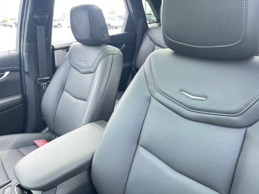 used 2024 Cadillac XT5 car, priced at $40,949