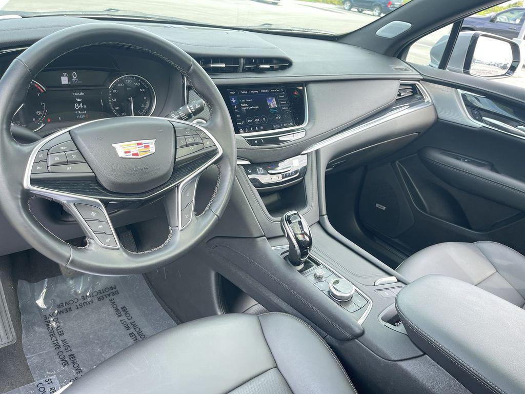 used 2024 Cadillac XT5 car, priced at $40,949