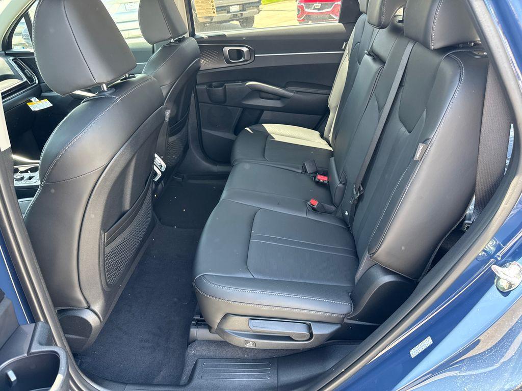 new 2025 Kia Sorento car, priced at $36,523