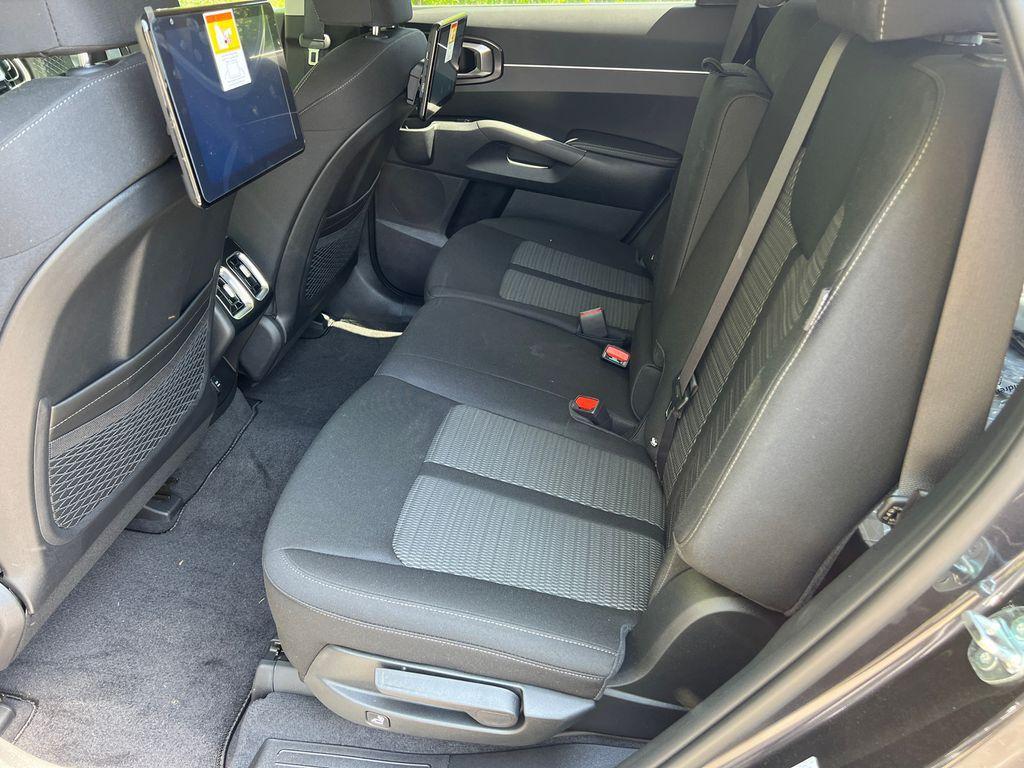 new 2025 Kia Sorento car, priced at $34,281