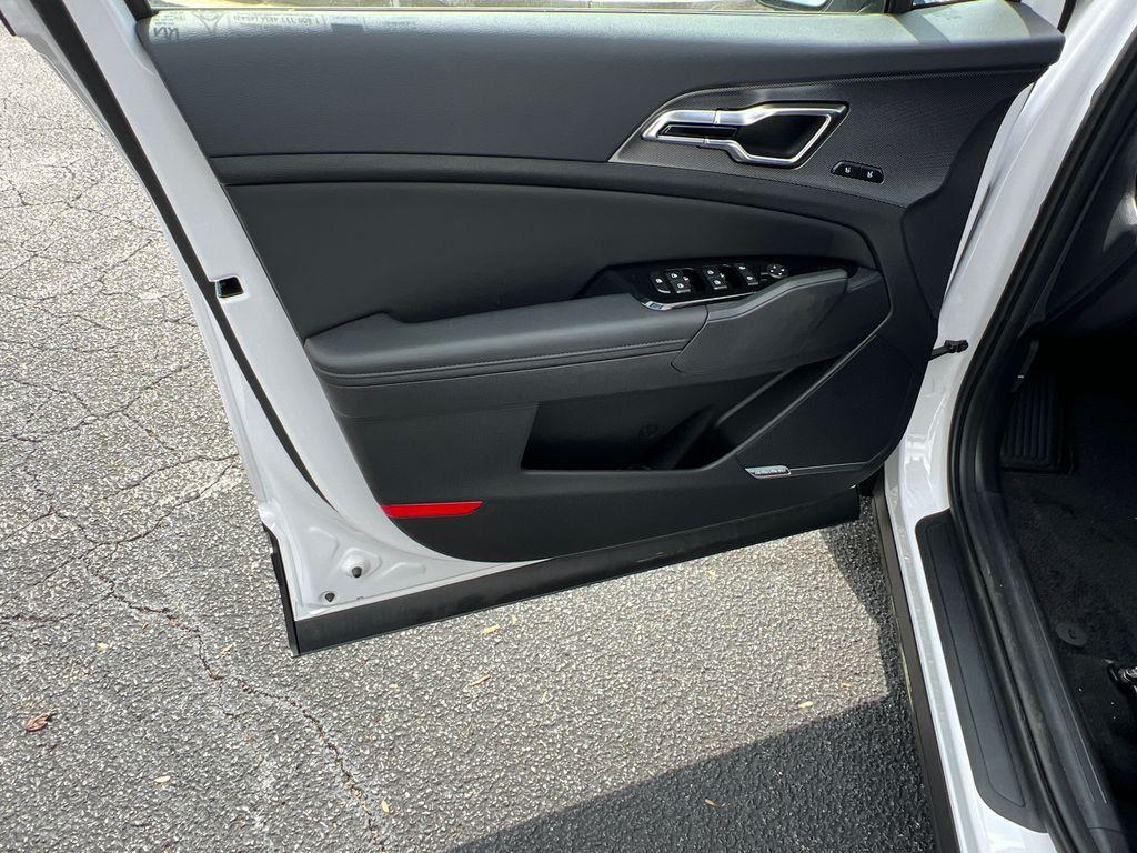 new 2025 Kia Sportage car, priced at $33,488