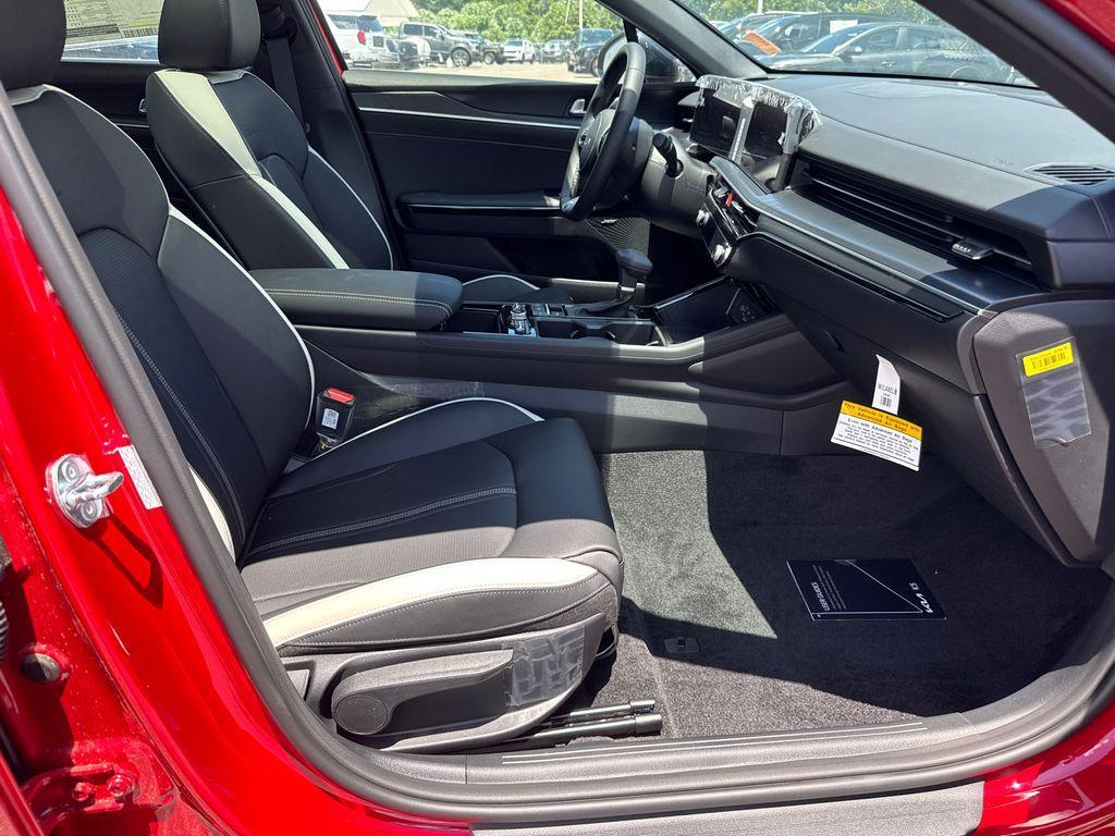 new 2025 Kia K5 car, priced at $31,963