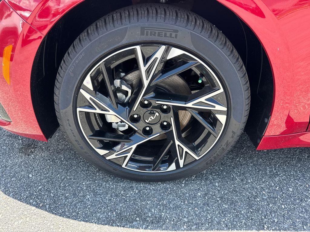 new 2025 Kia K5 car, priced at $31,963
