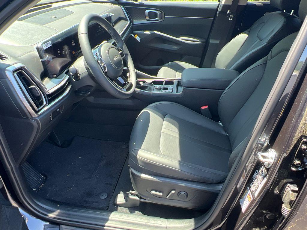 new 2025 Kia Sorento car, priced at $36,385