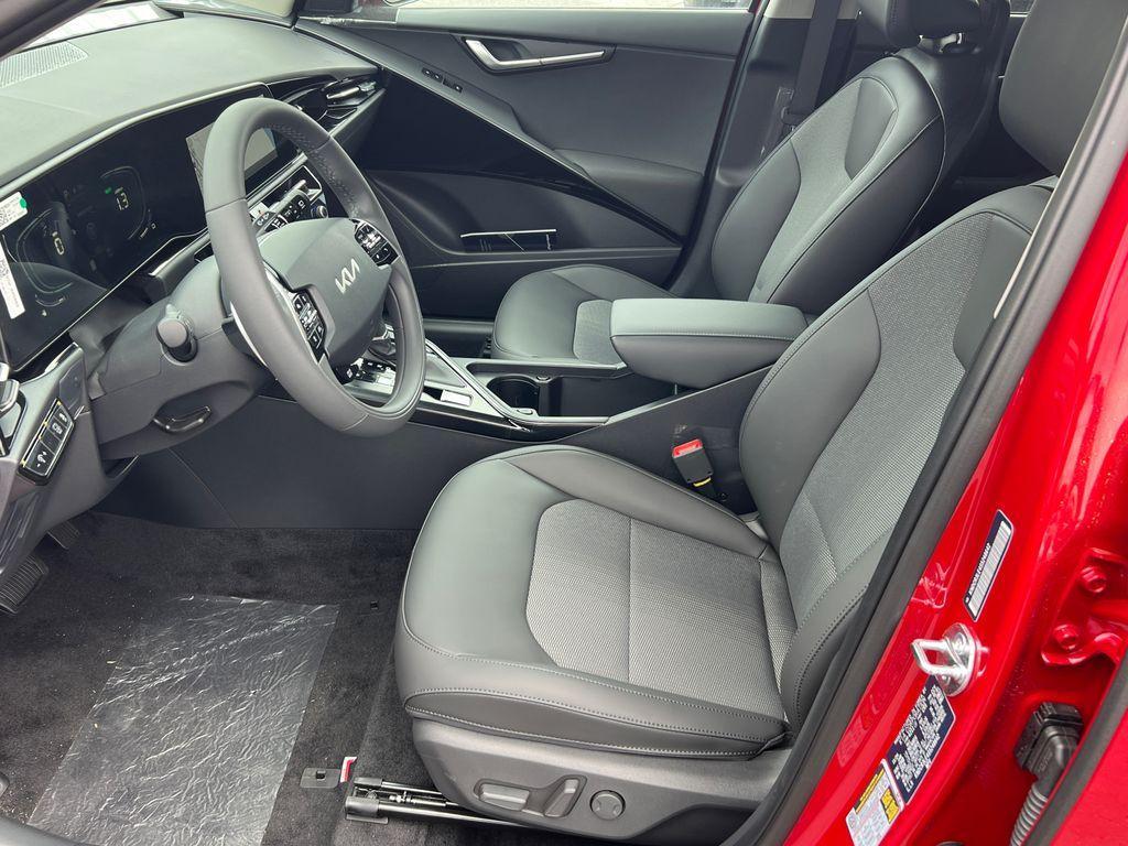 new 2025 Kia Niro car, priced at $30,310