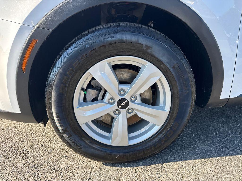 used 2024 Kia Sorento car, priced at $26,898