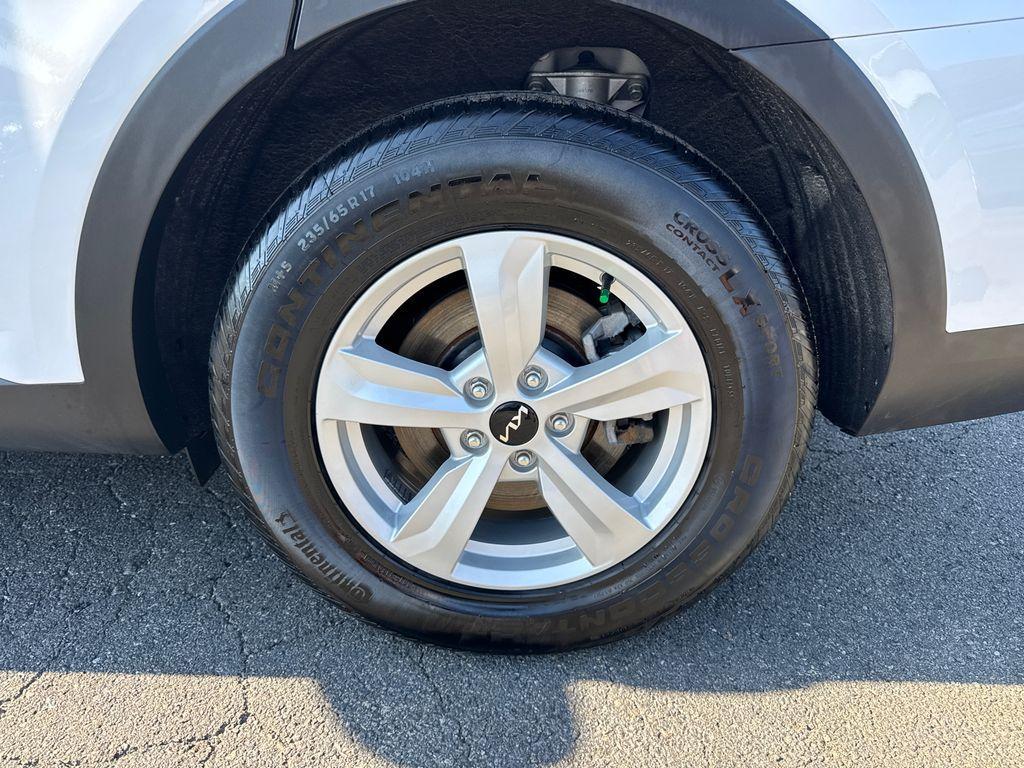 used 2024 Kia Sorento car, priced at $26,898