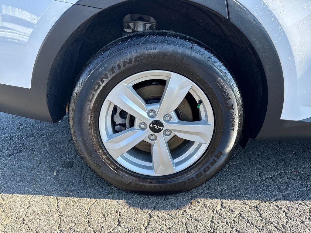 used 2024 Kia Sorento car, priced at $26,898