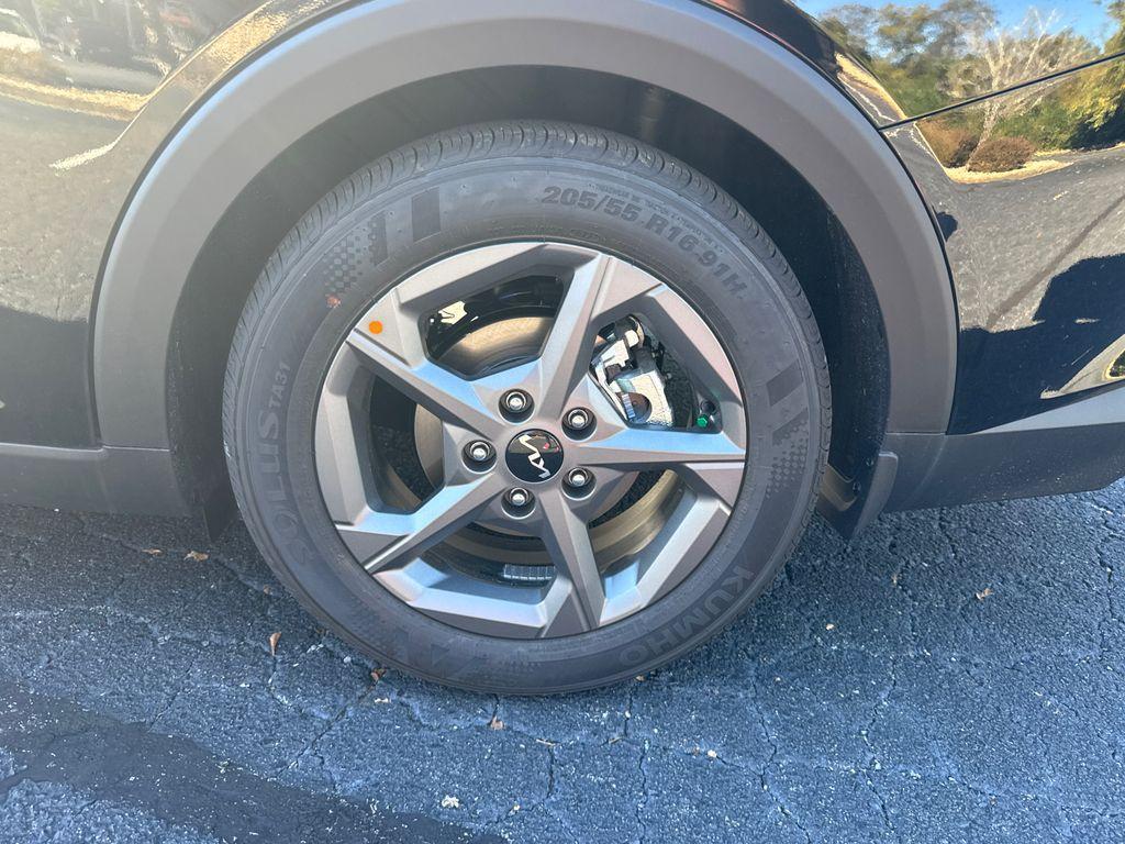 new 2025 Kia K4 car, priced at $23,503