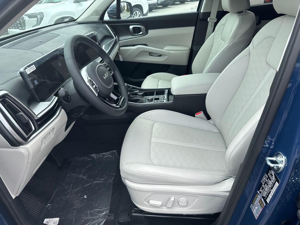 new 2025 Kia Sorento car, priced at $39,895