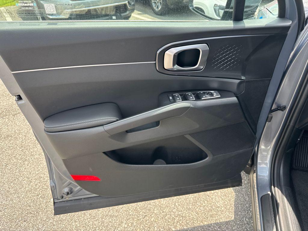 new 2025 Kia Sorento car, priced at $37,725