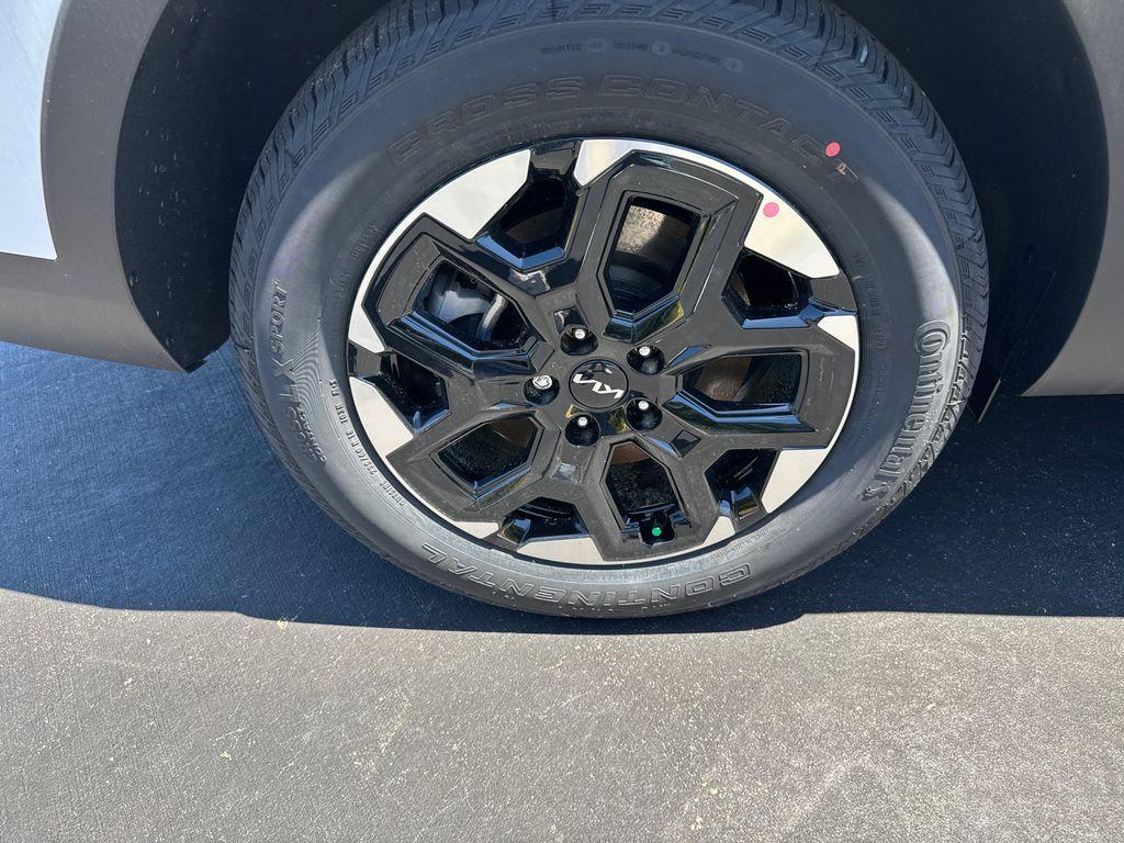 new 2025 Kia Sorento car, priced at $37,905