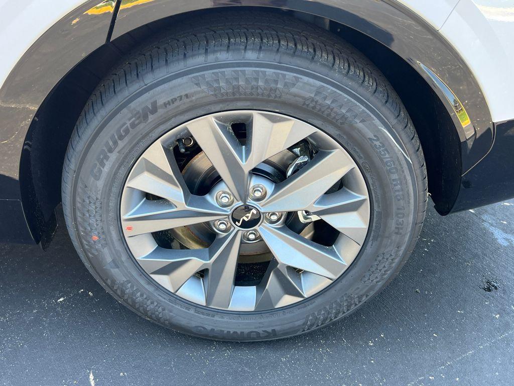 new 2025 Kia Sportage car, priced at $33,207