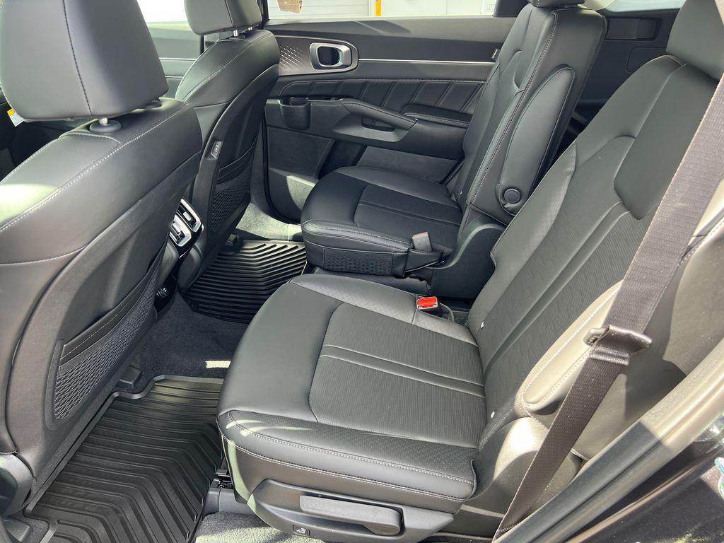 new 2025 Kia Sorento car, priced at $41,406